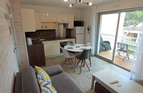 Les Hauts de Canet Apartment | T2 air-conditioned for 5P, Swimming pool /Tennis /Parking /Cleaning included