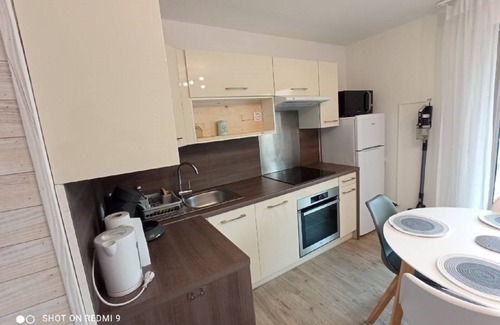 Les Hauts de Canet Apartment | T2 air-conditioned for 5P, Swimming pool /Tennis /Parking /Cleaning included