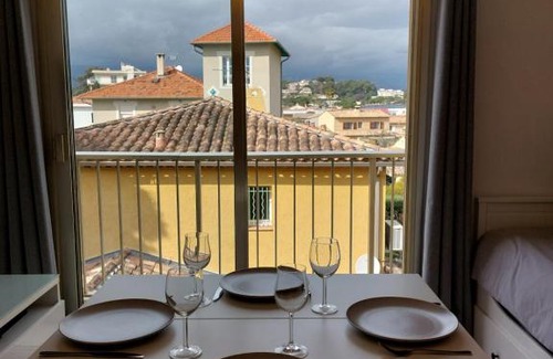 Cros-de-Cagnes Apartment | T2 au calme, proche des plages, climatisé et parking privé