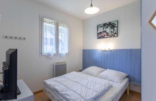 Esquieze-Sere Apartment | T2 cabine, 5 pers, balcon, parking, près des commodités - FR-1-402-144