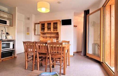 Saint-Etienne-en-Devoluy Apartment | T2 Cabine, 6 pers, proche pistes, parking, casier à ski - FR-1-525-268