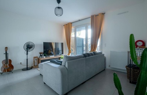 Cenon Apartment | T2 cosy Bordeaux - tram & parking