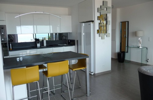 L'Ile-Rousse Apartment | T2 d'exception 56 m2 grand standing, 4 pers, new, terrace 26m2 full sea view.
