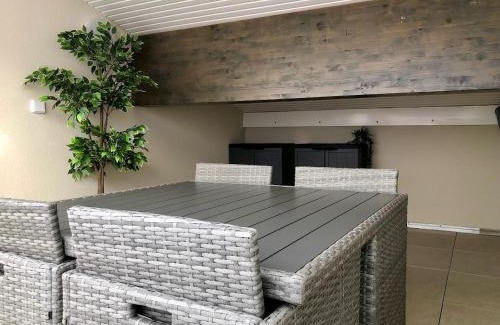 Saint-Priest Apartment | T2 en duplex & terrasse