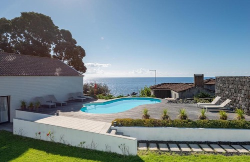 Calheta de Nesquim House | T2 Lux Casa das Pereiras