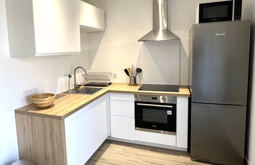 Saint-Genis-Laval Apartment | T2 Saint-genis-laval Terrasse et Jardin Privatifs