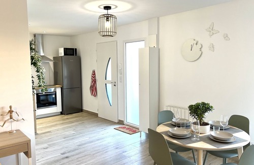 Saint-Genis-Laval Apartment | T2 Saint-genis-laval Terrasse et Jardin Privatifs