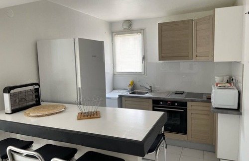 Sainte-Anne Apartment | T2 Sainte-Anne secure residence with swimming pool