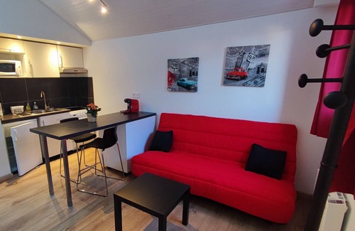 Castanet-Tolosan Apartment | T2 with garden, free wifi, near Canal du Midi