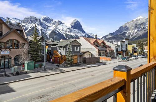 Town Centre Apartment | T202 BRAND NEW! The Mountain's Call- Mountain View Stay