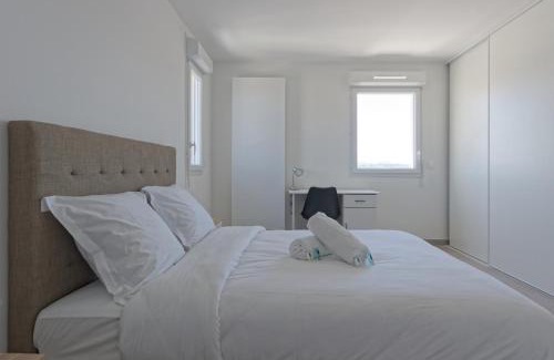 Les Crottes Apartment | T3 Duplex avec parking et balcon à Euromed