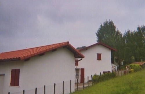 Saint-Palais Cabin | T3 in full nature, absolute calm, passage Chemin de St Jacques de Compostelle .