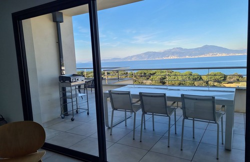 Pietrosella Apartment | T3 Neuf Design vue mer Panoramique , Crique à 100m