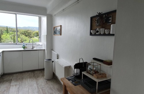 La Ciotat Apartment | T3 renovated 67m - 250m to the beach - 6 pers - Parking - near shops and resto