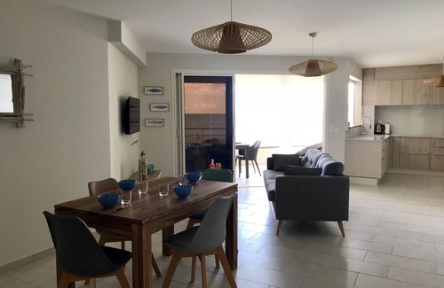 Trois-Ilets Apartment | T3 standing feet in the water, 4 people = SUPERB VIEW