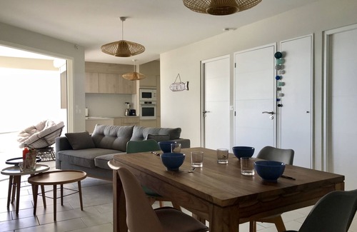Trois-Ilets Apartment | T3 standing feet in the water, 4 people = SUPERB VIEW