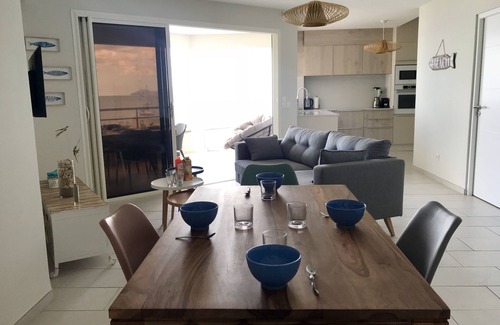 Trois-Ilets Apartment | T3 standing feet in the water, 4 people = SUPERB VIEW
