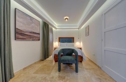 Rabat House | Ta Karmenu, an 800 year old modernized studio with terrace, by walk to Mdina