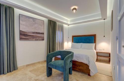 Rabat House | Ta Karmenu, an 800 year old modernized studio with terrace, by walk to Mdina