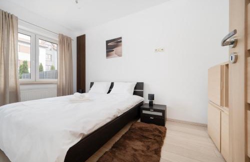 Lodz Apartment | Tabelowa Deluxe Apartament with Garden