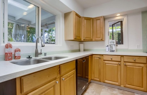 Solana Beach Cottage | Table Tops Beach Cottage in Solana Beach