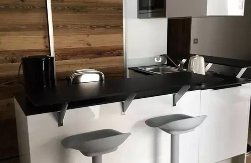 Cognet Apartment | Taburle Residence - HIGH STATION HEARING APARTMENT