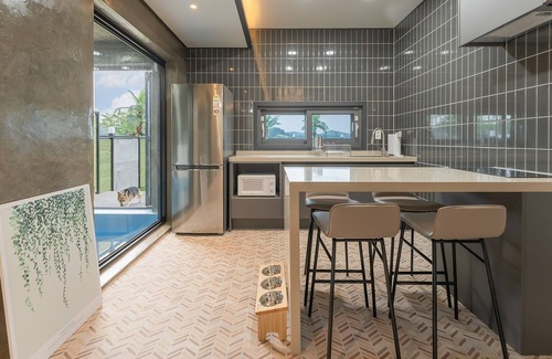 Chogaesan House | Taean Aloha Oe Pet Pool Villa