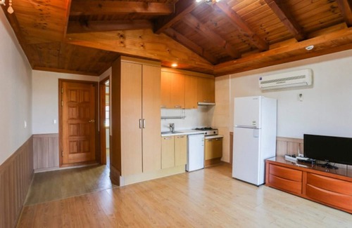 Mongdae House | Taean Badaui Achim Pension