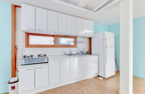 Sinya-ri House | Taean Byeolbada Pension