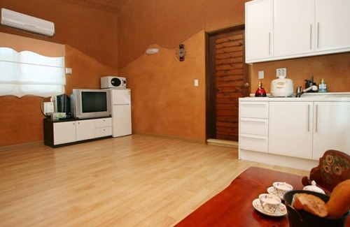 Gonam House | Taean Zzanggu and Youngsim Pension