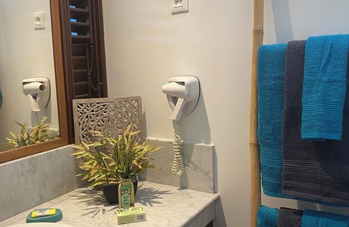 Tartane Apartment | Tahiti in Tartane nFully equipped gorgeous apartment in Residence de la Baie