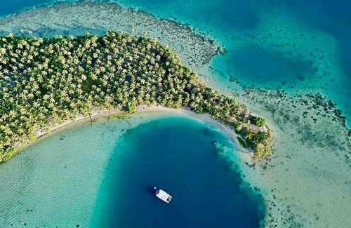 Uturoa Boat Rental | Tahiti Private Catamaran