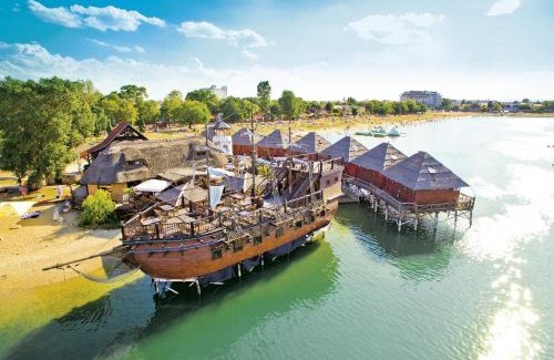 Senec Apartment | Tahiti sunshine - Chatka na vode