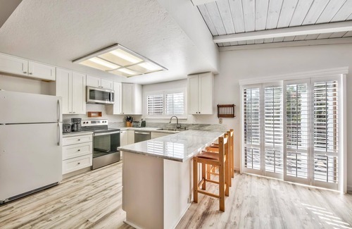 Zephyr Cove Condo | Tahoe gem! Spacious Lake Village condo close to beaches & ski area!