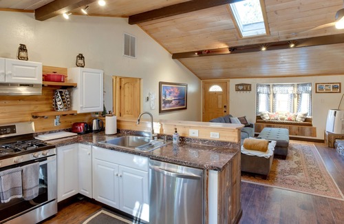 Lower Kingsbury House | Tahoe Home 3 Mi to Heavenly Mountain Resort!