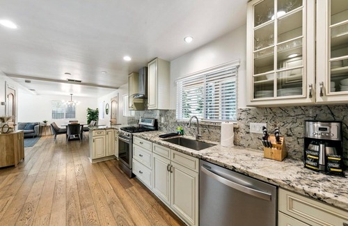 North Upper Truckee House | Tahoe Spa Cabin: Private Sauna and Hot Tub, Game Room, Pet Friendly