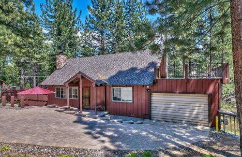Country Club Estates House | Tahoe Townie - Cozy Cabin in South Lake Tahoe!