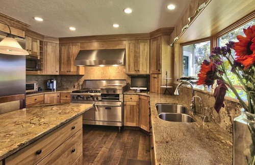 Tahoe Keys House | Tahoe Waterfront Mountain Luxury Lodge