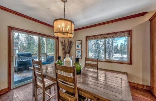 South Lake Tahoe Villa | Tahoe Woods 101 at Stateline - Walk to Lake