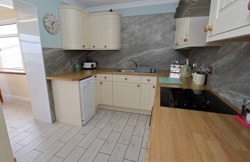 Homore Cottage | TAIGH DHONNCHAIDH, family friendly in Isle Of Benbecula
