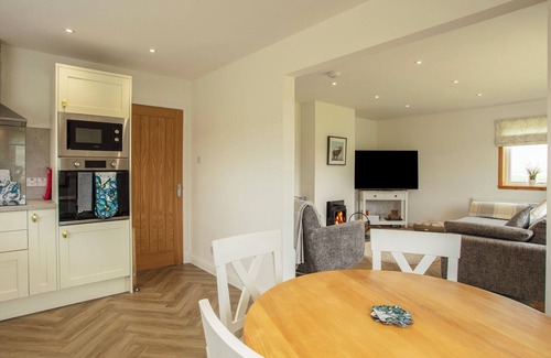 Isle of North Uist Cottage | TAIGH EVA, family friendly, with open fire in Lochmaddy, North Uist