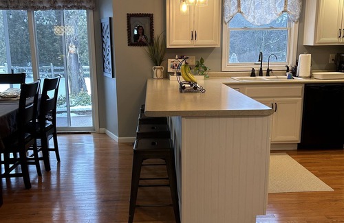 Granger House | Tailgate & Relax – Notre Dame Weekend Ready. Less than five miles to Notre Dame.