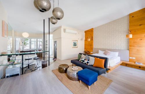 West Central District House | Tainan Weshare Hotel