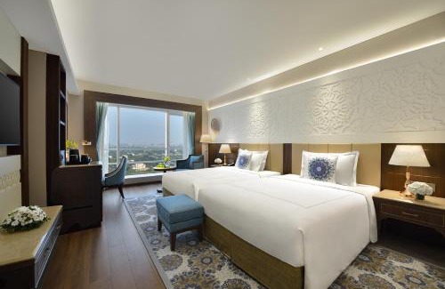 Thaltej Hotel | Taj Skyline Ahmedabad
