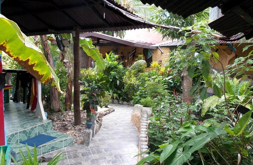 Sipalay Hotel | Takatuka Beach Resort