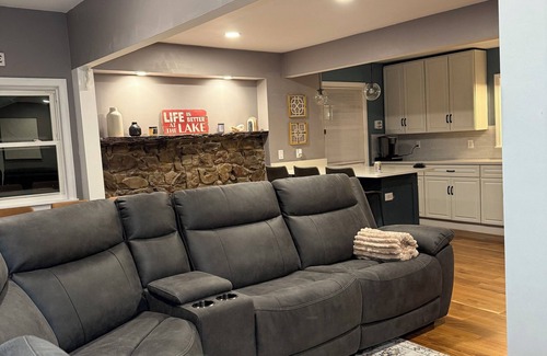 Swartswood House | Take a break and unwind at Plymouth Lakefront Retreat with a Hot Tub