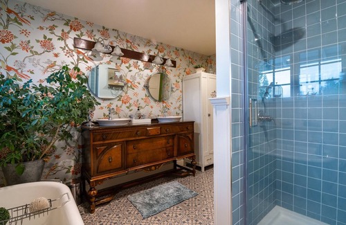 Chilliwack Proper Village West Bed & Breakfast | Take a step back in time at this beautiful heritage home.