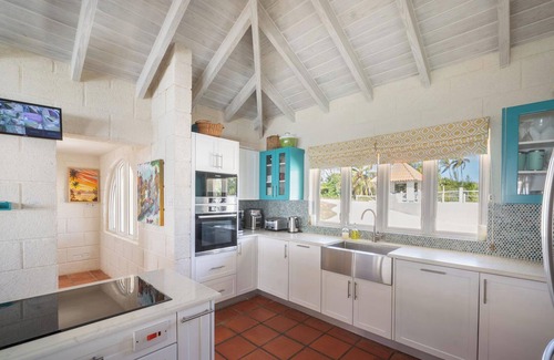 Ragged Point House | Take it easy at this unique and tranquil ocean front getaway.