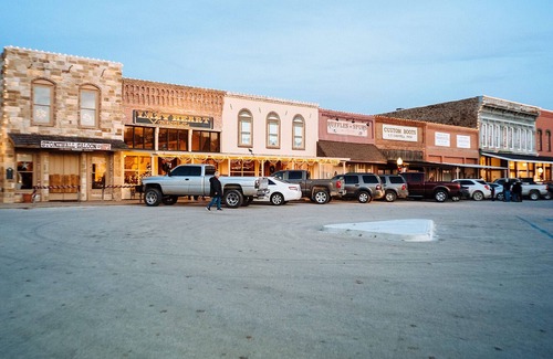 Forestburg Cabin | Take it easy at this unique and tranquil getaway in North Texas.