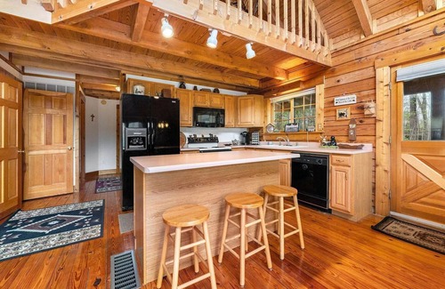 Sparta Cabin | Take it easy at this unique, tranquil, and shorefront getaway.